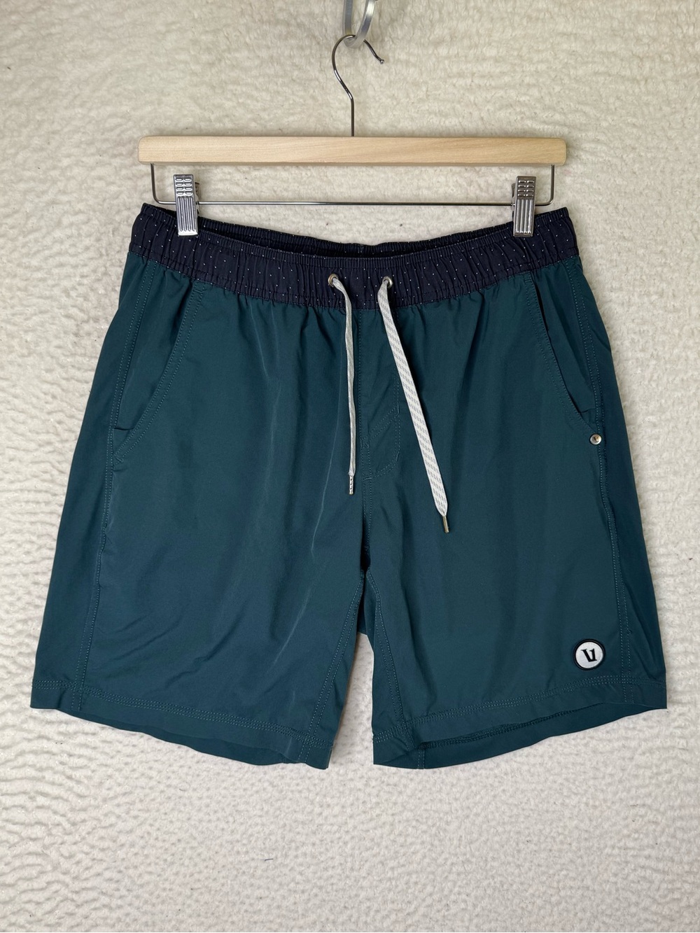 Vuori Kore Short Lined Athletic Shorts V302 Green Men's Size Medium - Picture 2 of 11